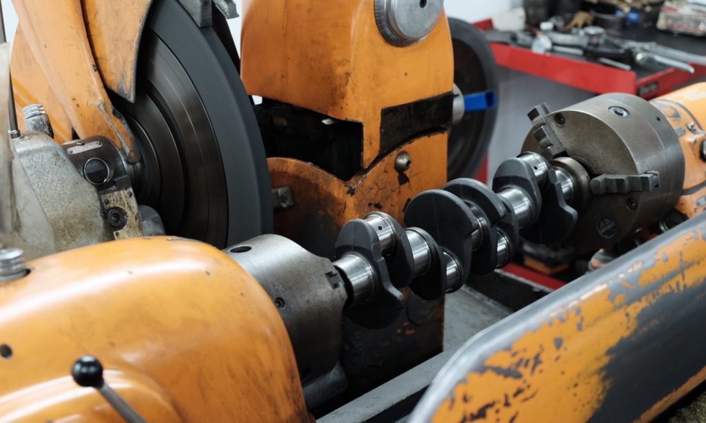 Engine machine shop. Boring. Crank grinding. Cylinder head reconditioning